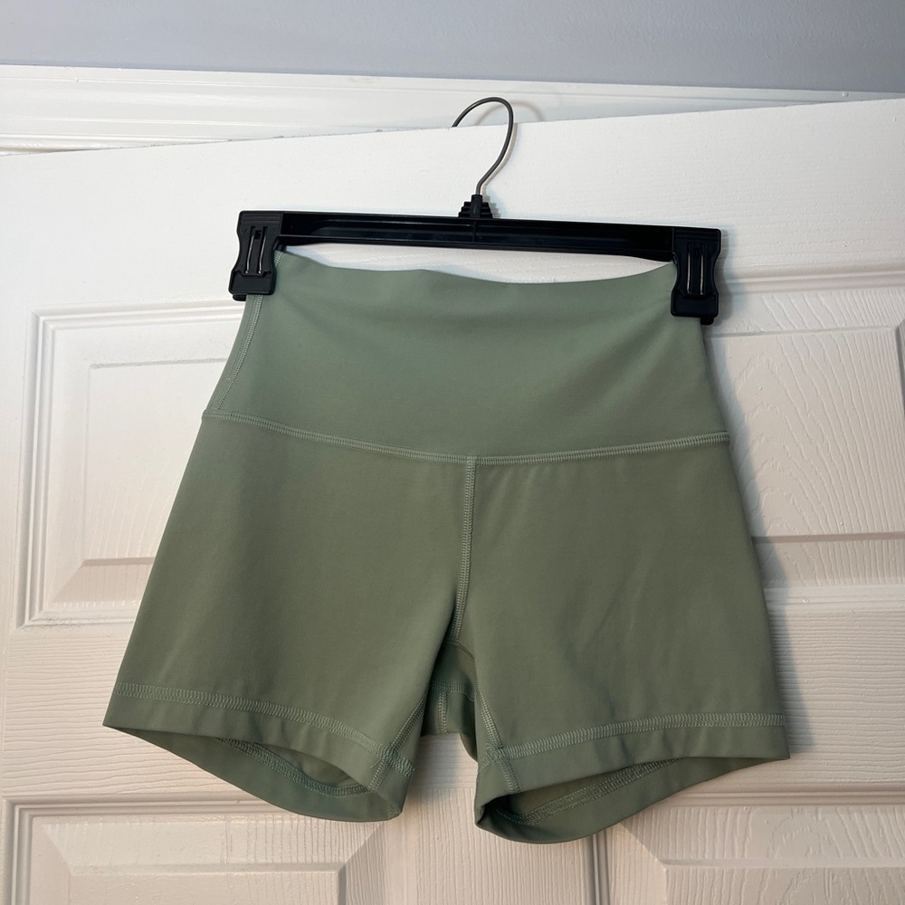 Lululemon Align Shorts in Palm Court Size 4